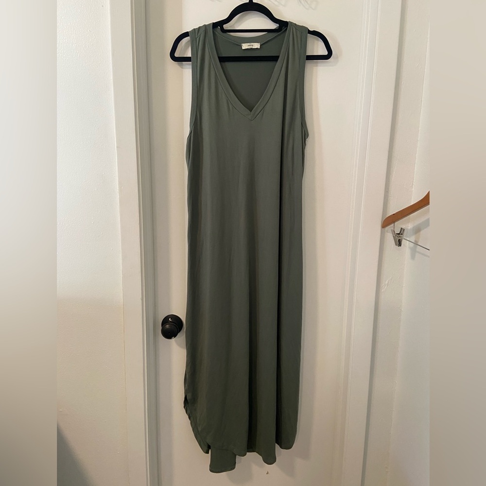 Entro size L olive green sleeveless racerback maxi T shirt dress LIKE NEW - Picture 2 of 7